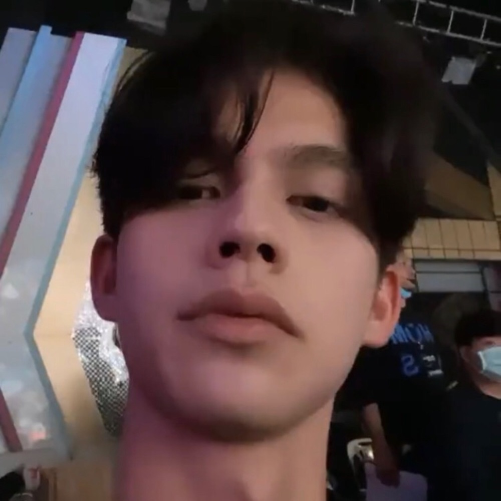 Meet your Posher, Adam